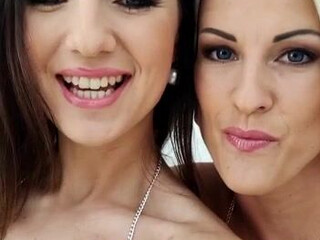 Blanche Bradburry onlyfans latin babe masturbates