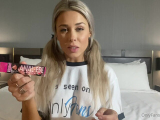 Annalise onlyfans gorgeous chick licks phallus and pulls pussy