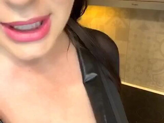 Anissa Jolie onlyfans showing off her body