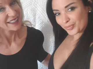 Anissa Kate onlyfans big breasted slut fucks shaved cunt