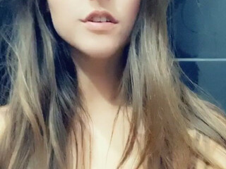 Amirah Adara onlyfans awesome bitch seduces with beautiful forms