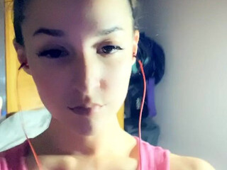 Amirah Adara onlyfans beautiful lady pulls pussy