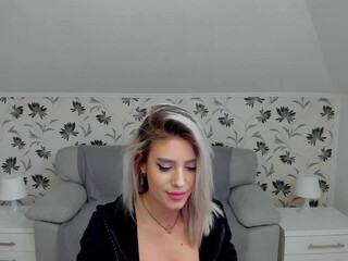 i_am_sarahxxx bitch in stockings