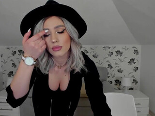 i_am_sarahxxx shrew fatty masturbates sex toy