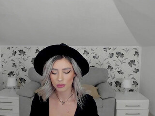 i_am_sarahxxx gorgeous way demonstrates big tits