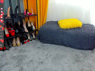 emily_payton sweet lady caresses pussy