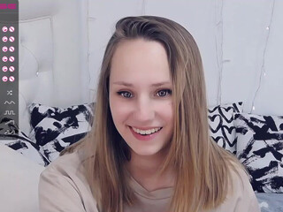 boooooom_ juicy mom shakes her ass