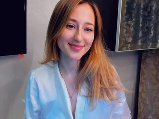 i_found_your_dream plump brunette masturbating pussy with her hand