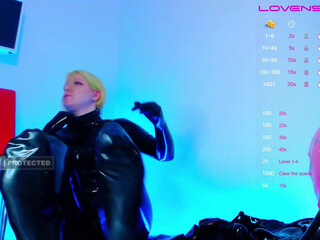 aurora_hotter cute queen sucking penis