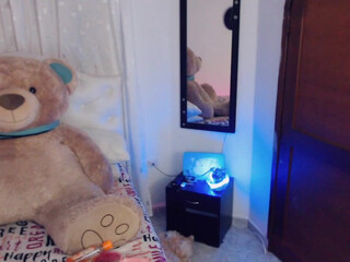 carolgoddess Dark haired curva