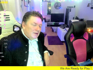 thedarksideoflive Cute brunette