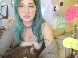 sluttypotato_ fucks herself in pussy