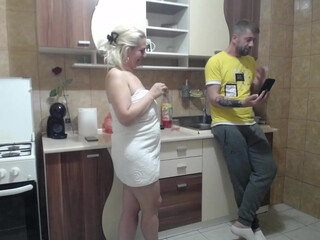 legal2020 harlot posing in pantyhose