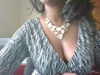 missytrig busty courage is naughty with girlfriends