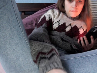 mimi_morgane87 hottie masturbates shaved cunt