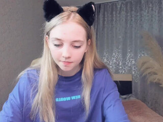 michelle_swan fingering her asshole