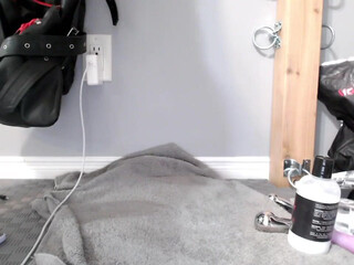 mia_wu crazy girl plows pussy with phallus