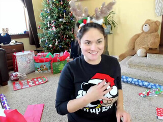 meghan_beggins blonde darling seductively rubs her cunt