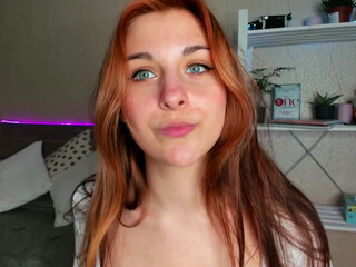 liass_molly shy slut caresses shaved cunt