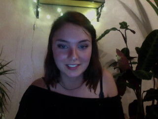 kiakeeper blissful ladies lick shaved cunt