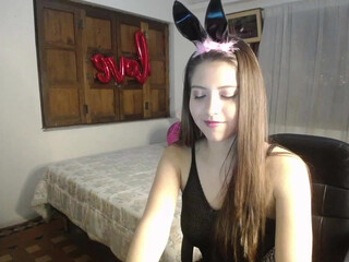 chloe_karen juicy sluts play with sex toy