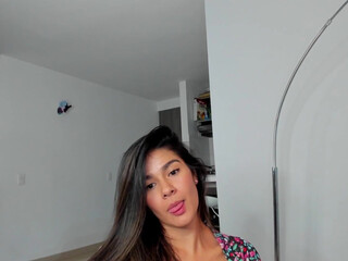 _zoe__ Lacy brunette