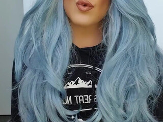 Brooke Spearz shy harlot fingering pussy in the shower