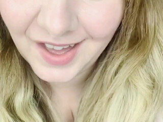 Jodie Lawson   jerking off the clit on the bed