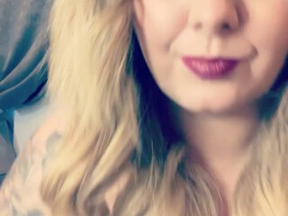 Jodie Lawson   fucks herself on the sofa