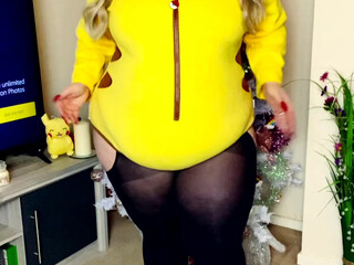 Jodie Lawson   fucks herself in the pussy with a toy