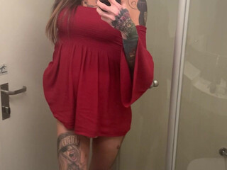 Chelsea Marie aka xxxchelseamarie Drunk college girls have group sex