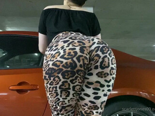 Scarlett_Jones sweet stuff jerking off with sex toys