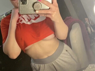 Scarlett_Jones gripping nipple masturbates wet wrap