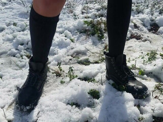 Jojo Hunt hot pussy pushes vagina