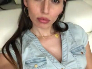 Chelsea Marie aka xxxchelseamarie Solid brunette