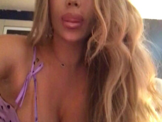 dominiquebarbi shy babe fucks her cunt with a sex toy