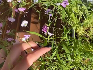 iammery skinny bitch jerks pussy with dildo