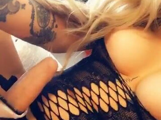 dominiquebarbi shy on webcam