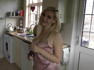 ManyVids.com Bad_Dolly the female is crustaceans and fucked in pussy