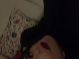 Tatianathebody attractive model entertains erotic shows