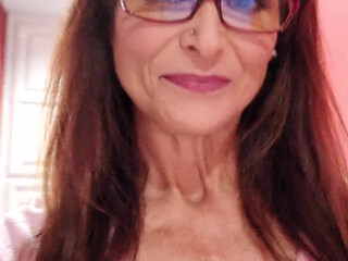 Syren De Mer ardent babe jerks off in  private e