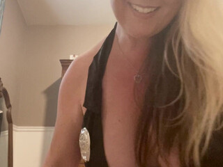 Nita_Marie gorgeous way demonstrates big tits