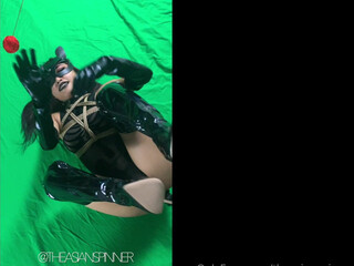 Missasmaradana big tit babe in stockings jerks off her cunt