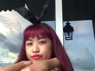 Missasmaradana cute queen sucking penis