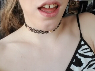 Izzy Wilde  hot passion dances striptease