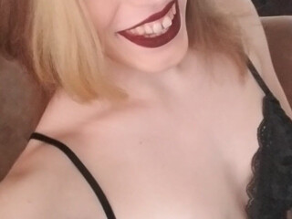 Izzy Wilde  show recordings include her teasing