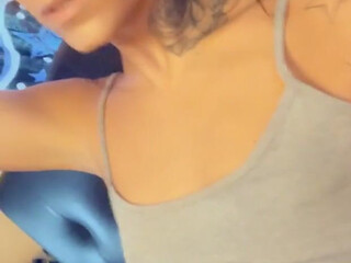 Kendall Vuitton   mama is cumming heavily