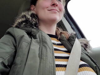 kcupqueen hot babe fucks both holes