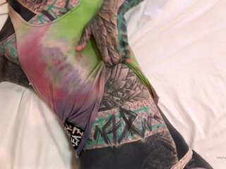 anuskatzz the charming bitch fucks both holes