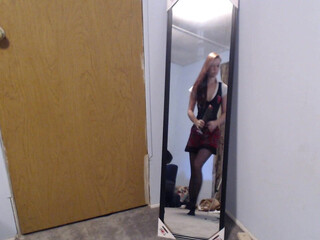 Tinytwat arab courtesan performing a show